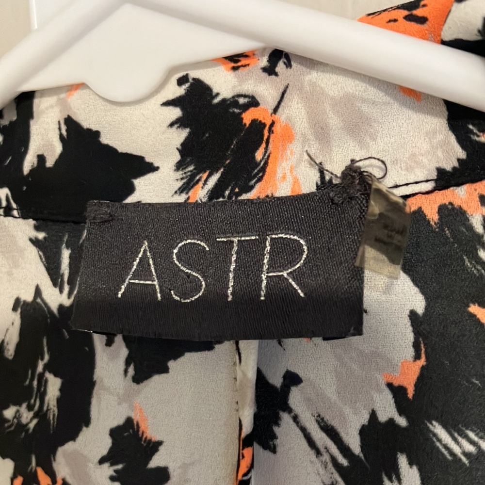 Astr The Label Open Front Blazer Large - image 3